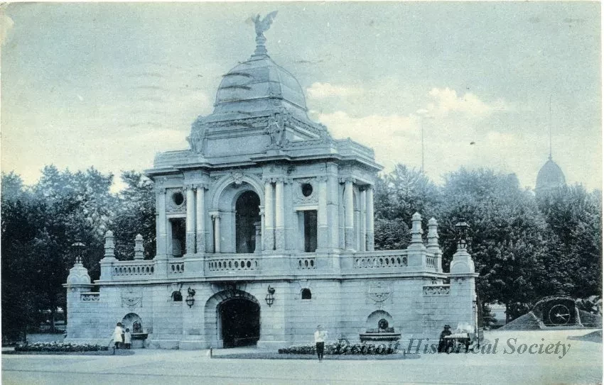 Postcard - Detroit, Mich., Hurlbut Memorial, Water Works Park.