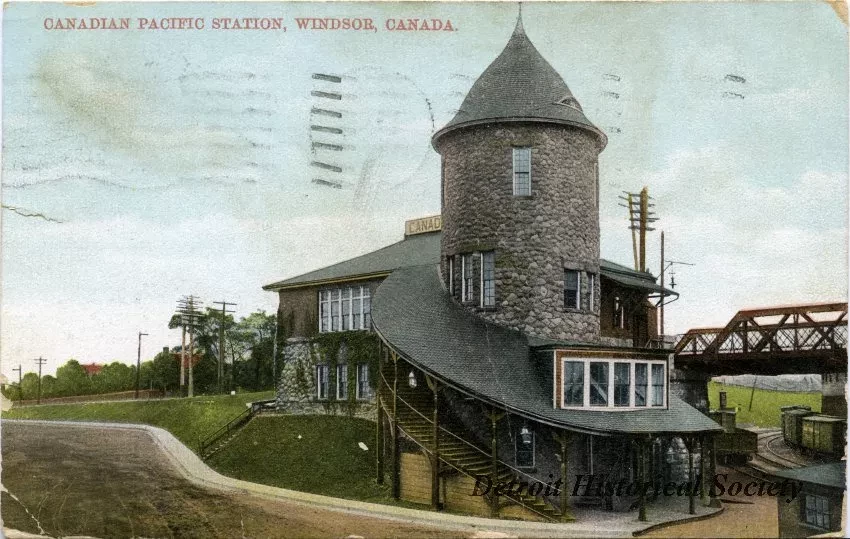 Postcard - Canadian Pacific Station, Windsor, Canada.
