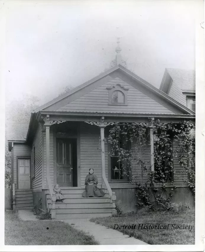 Print, Photographic - Clara and Edsel Ford at their 72. Alexandrine Ave. residence