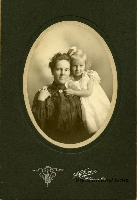 Photograph, Cabinet