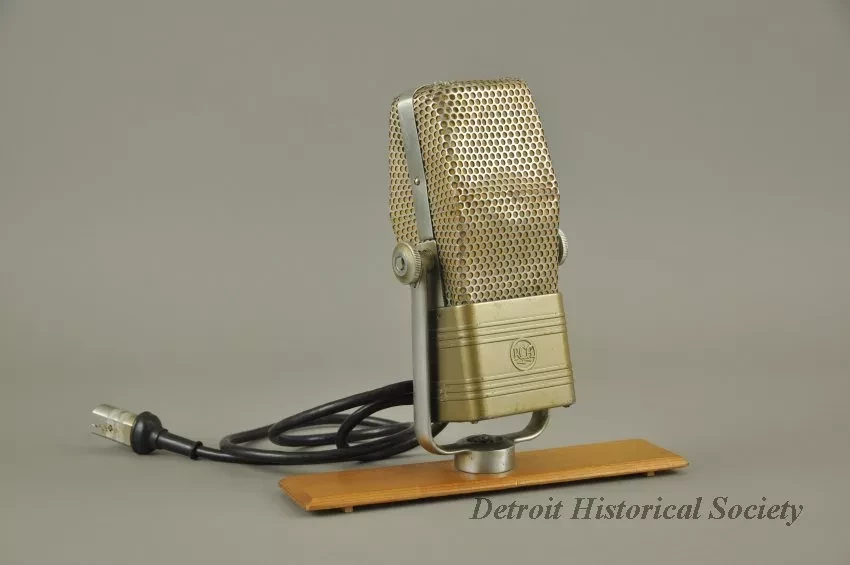 Microphone