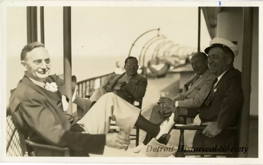 Postcard, Picture