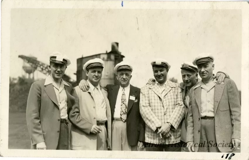 Postcard, Picture
