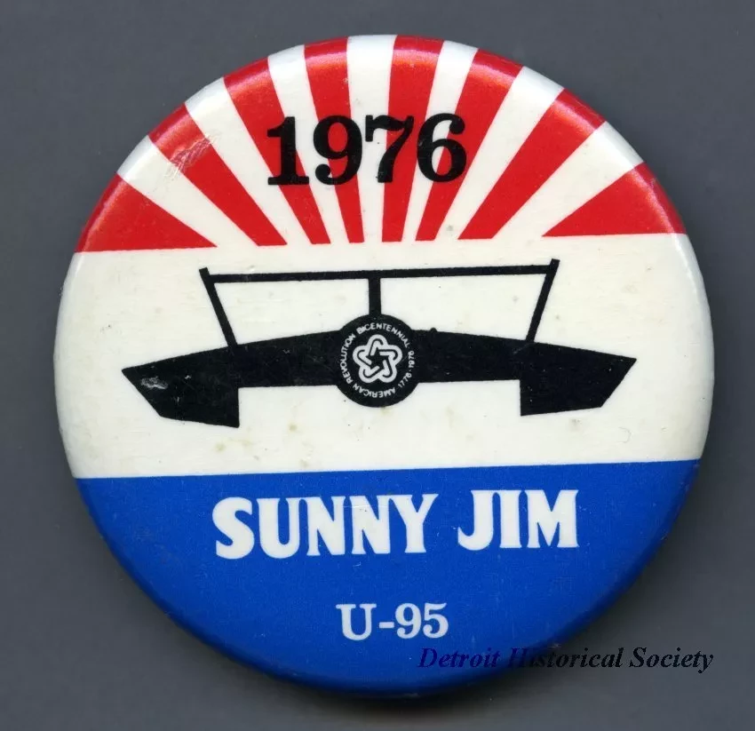 Button, Souvenir