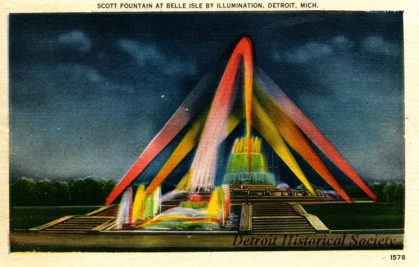 Postcard - Scott Fountain at Belle Isle by Illumination, Detroit, Mich.