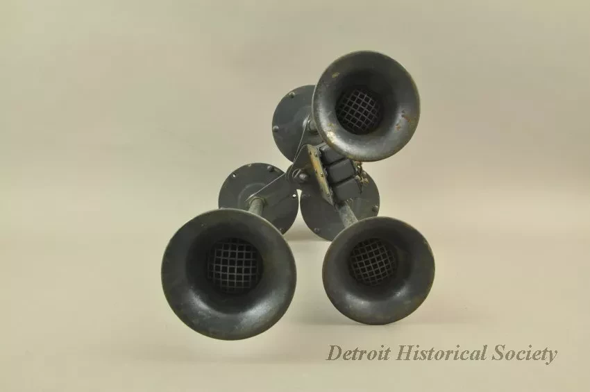 Horn, Vehicle