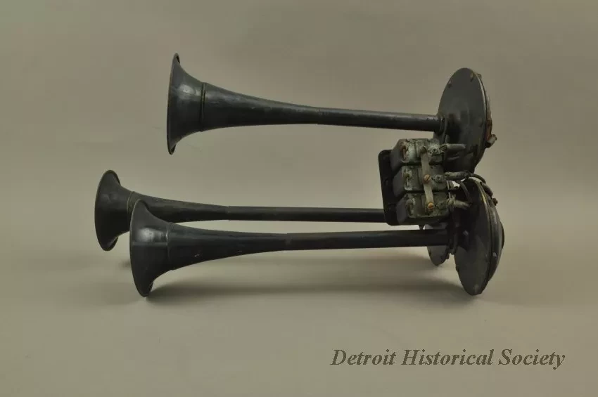 Horn, Vehicle