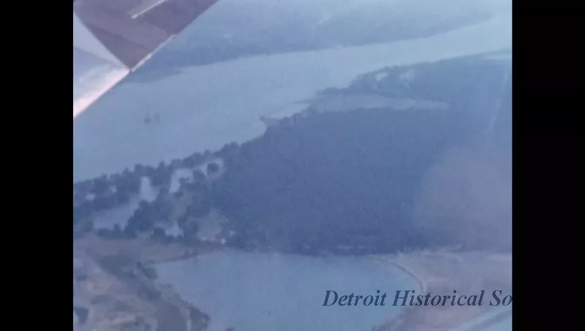 Film, Motion Picture - Air Trips 1941 to 1958, Belle Isle Aerial