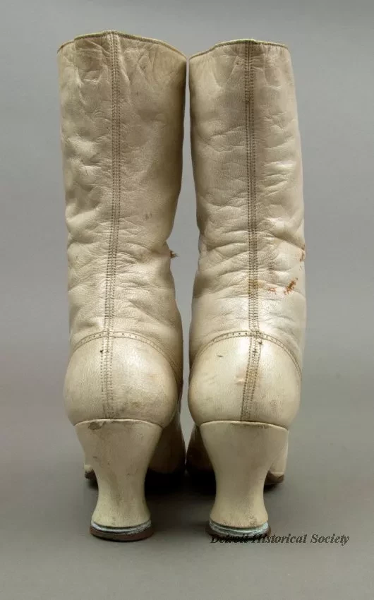 Shoe