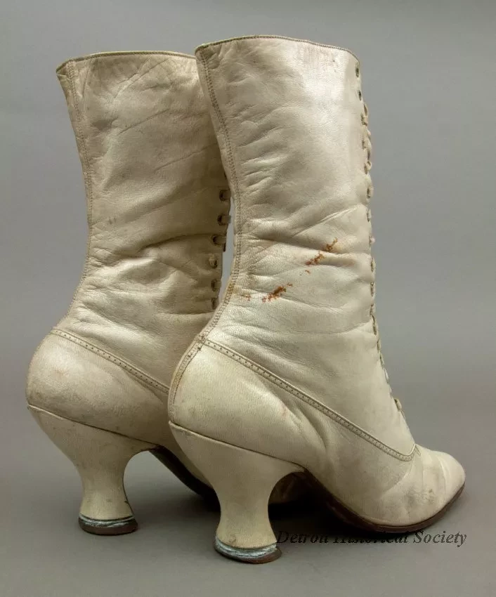 Shoe