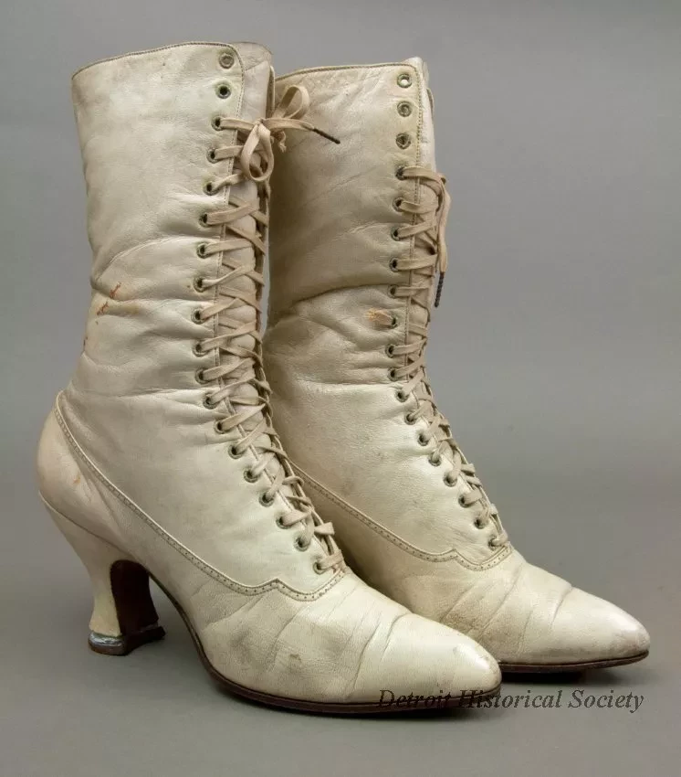 Shoe