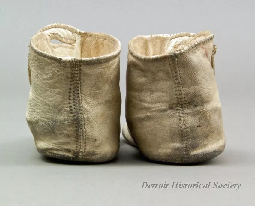 Shoe