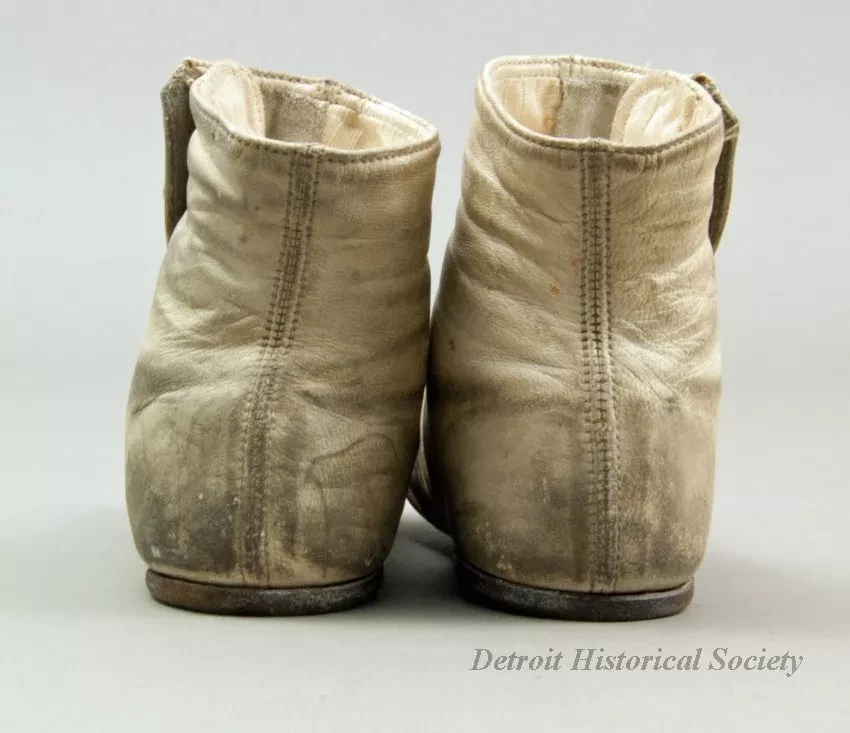Shoe