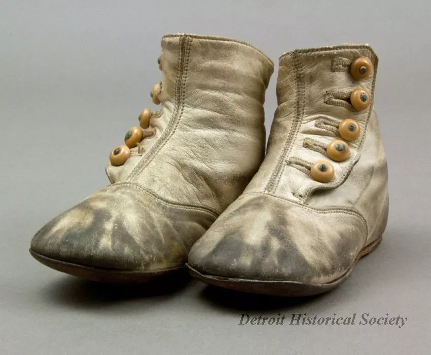 Shoe