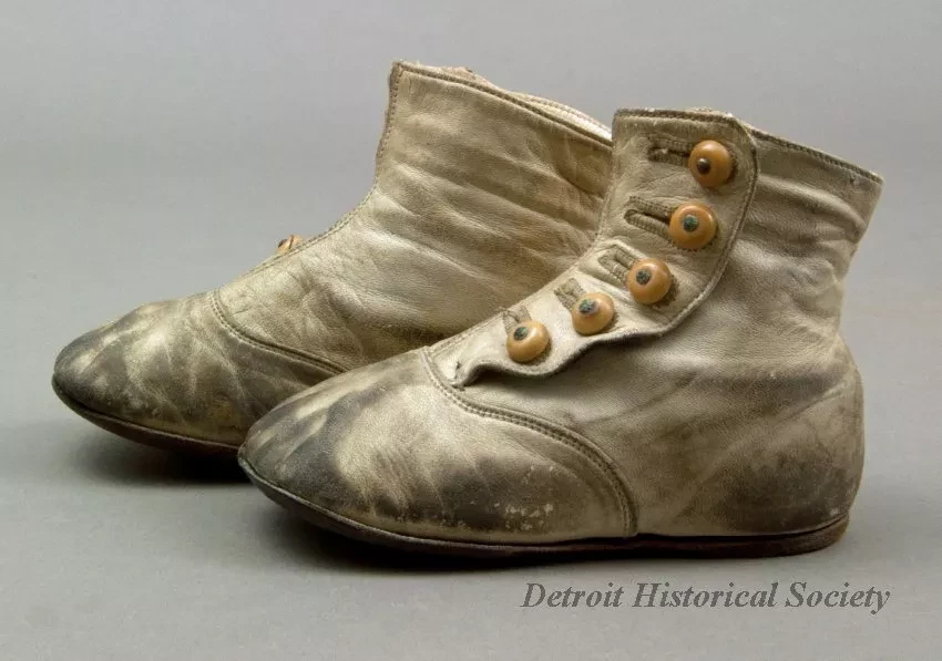 Shoe