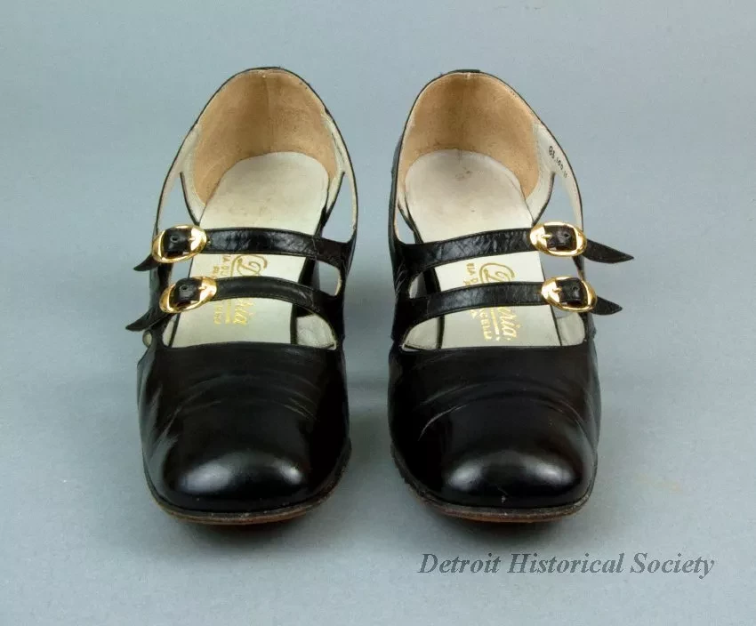 Shoe