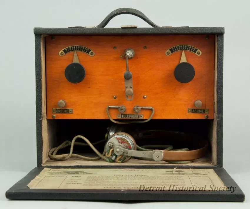 Radio, Crystal