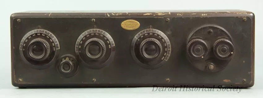 Radio, Table