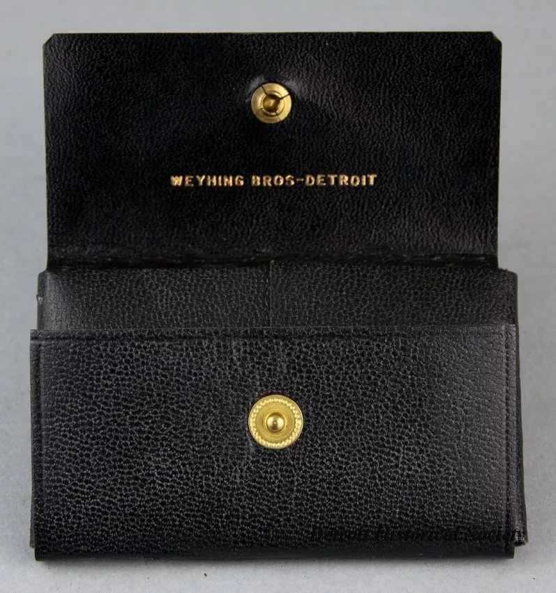 Holder, Key
