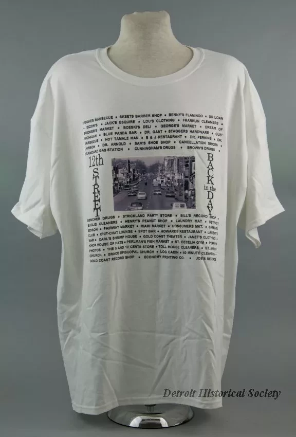 T-Shirt