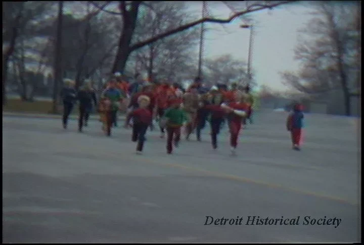 U-Matic - New Year's Eve Run
00:12:24 - 9:55:00

B Roll

Opening Shots on Belle Isle
Rest of the roll blank