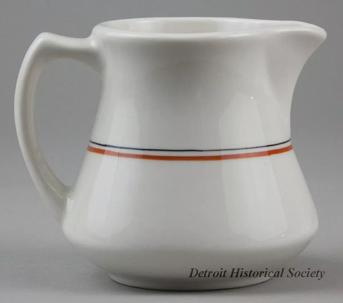 Pitcher, Cream