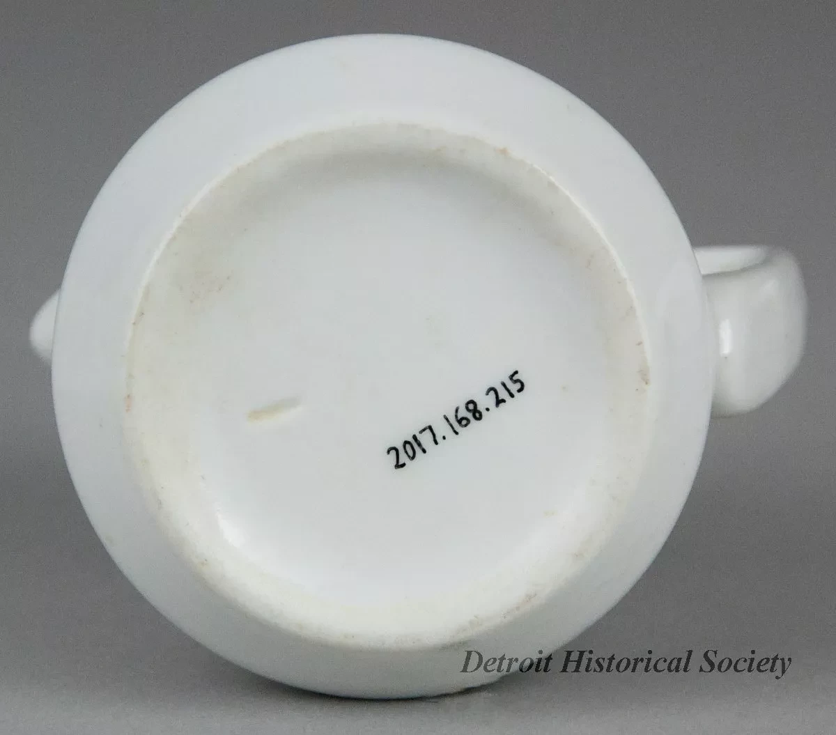 Pitcher, Cream