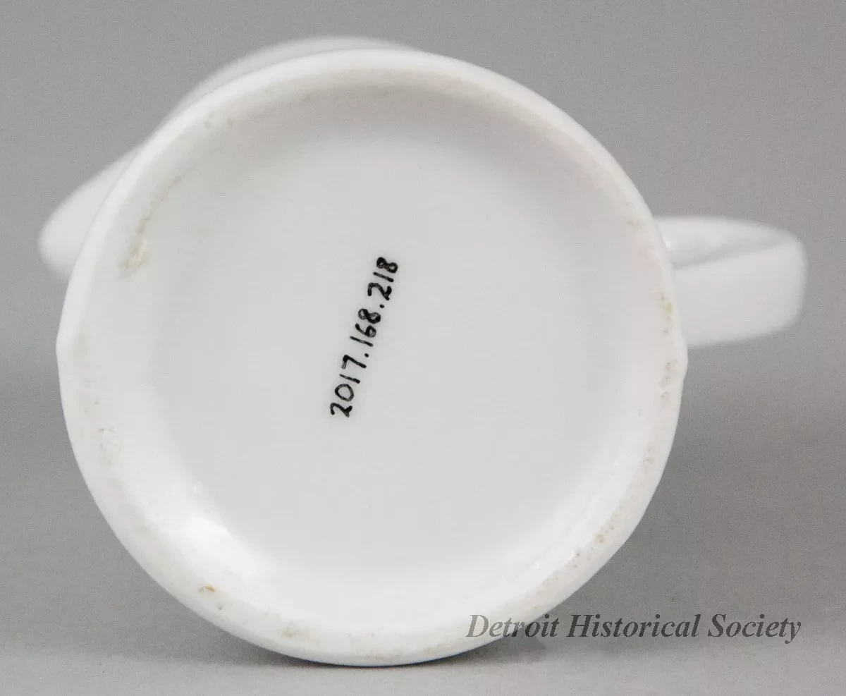 Pitcher, Cream