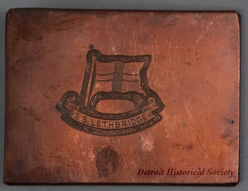 Plate, Insignia