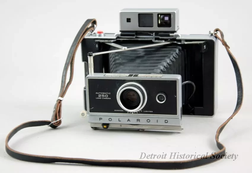 Camera, Folding