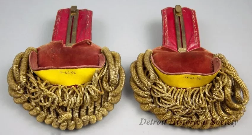 Epaulet