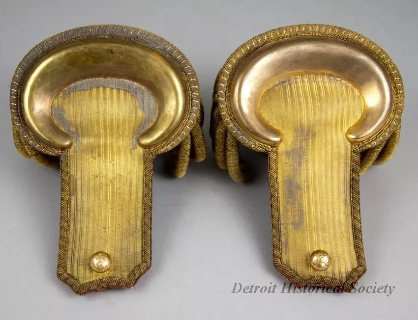 Epaulet