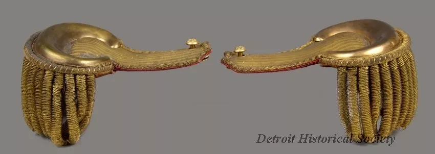 Epaulet