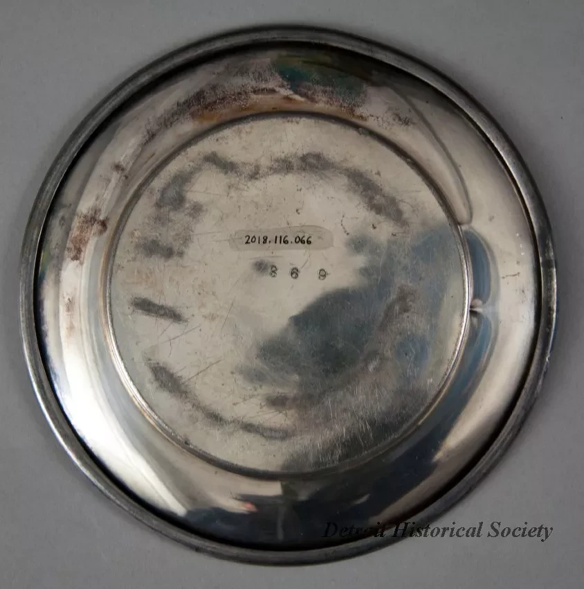 Tray, Calling Card