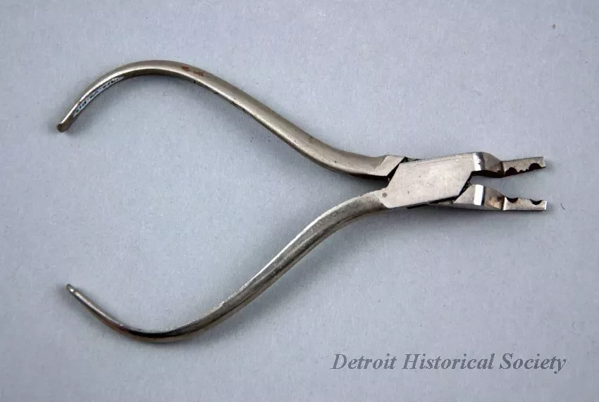 Pliers