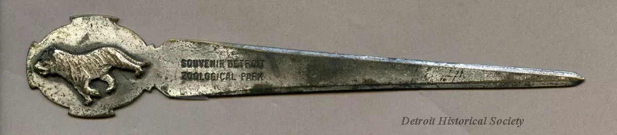 Opener, Letter