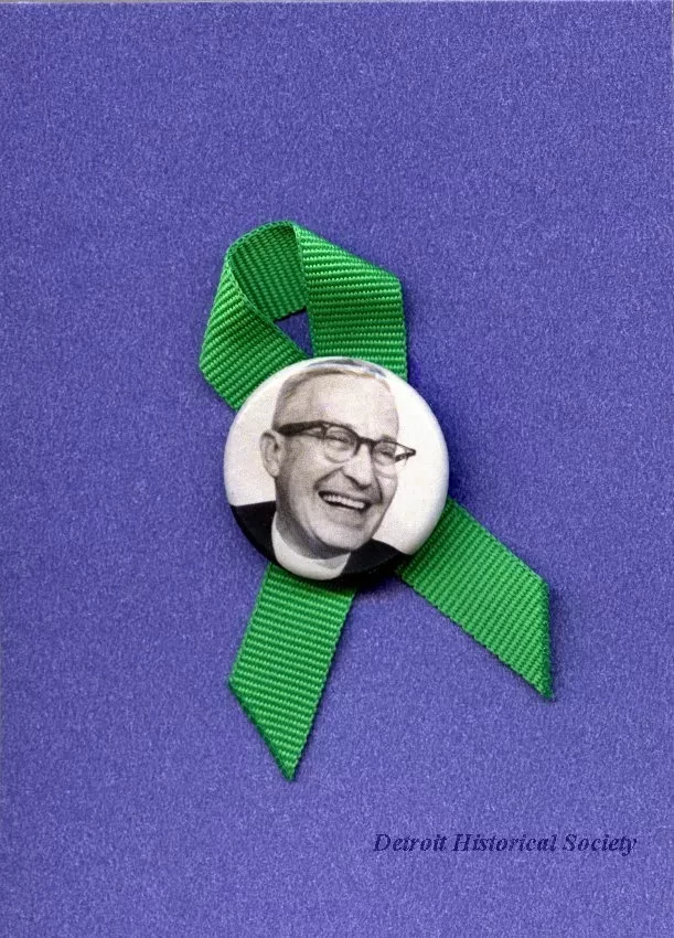 Button, Souvenir