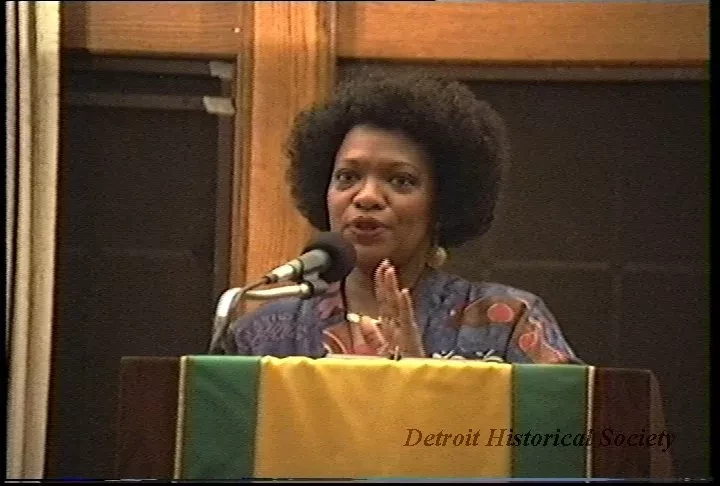 File, Digital Video - Contemporary American Authors Lecture Series
Rita Dove, Friday April 19, 1996
Marygrove College
Master
#1 1::26:53