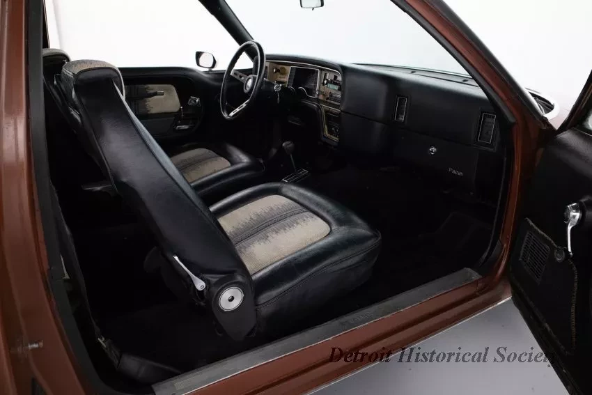 Automobile - 1975 American Motors 2-Door Pacer - Dhs_1982_068_001_arceye_user_08