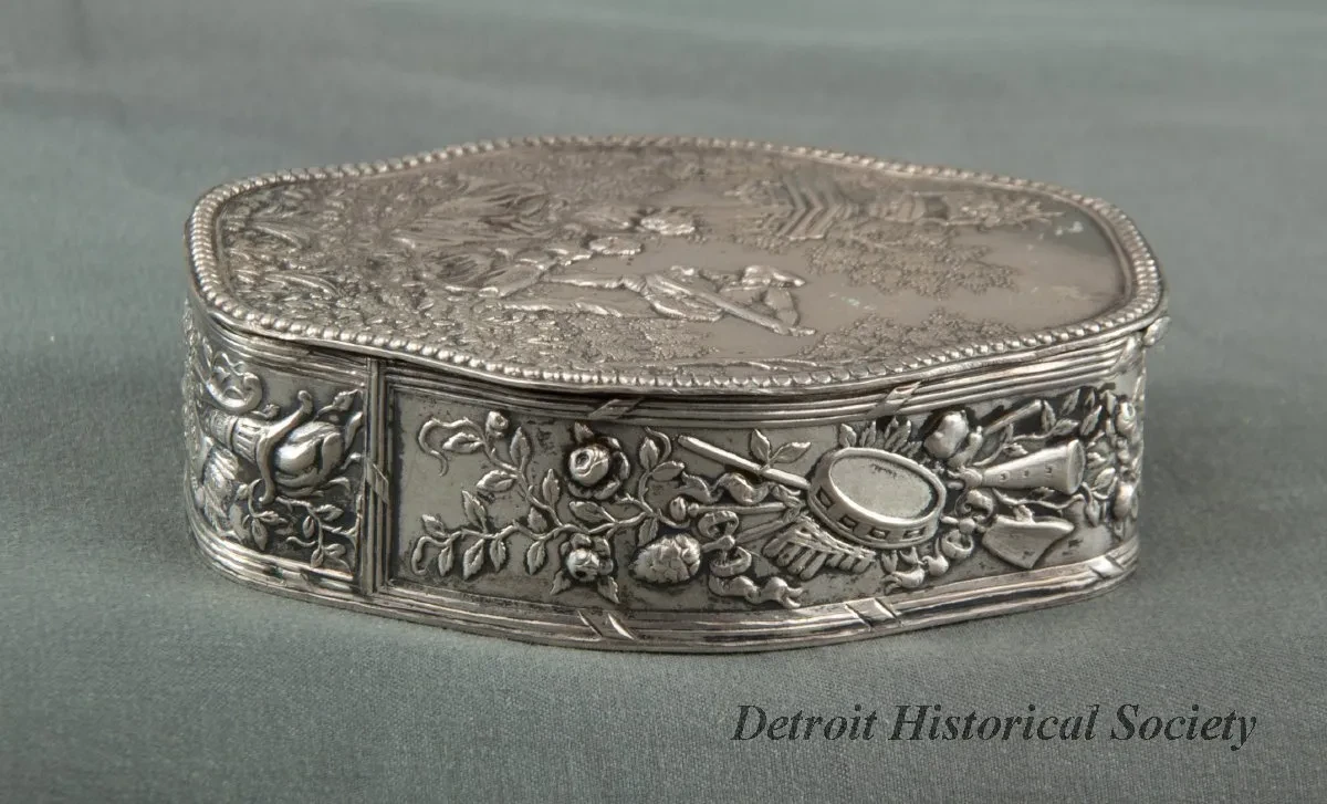 Snuffbox
