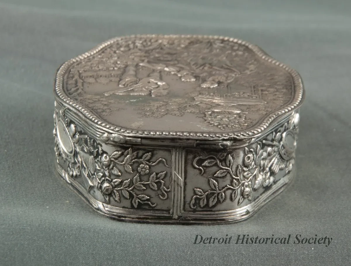 Snuffbox