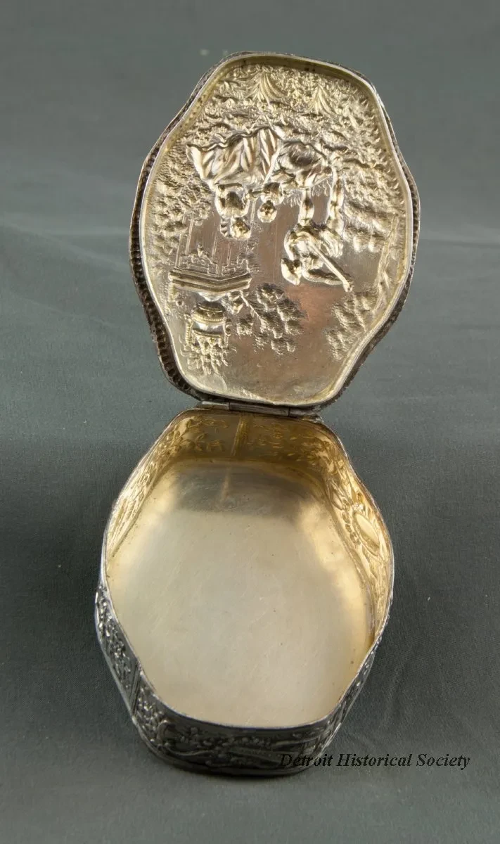 Snuffbox