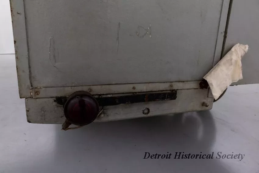 Trailer, Camping - 1929 Covered Wagon Trailer Co. camper - Dhs_1956_373_001_arceye_user_011