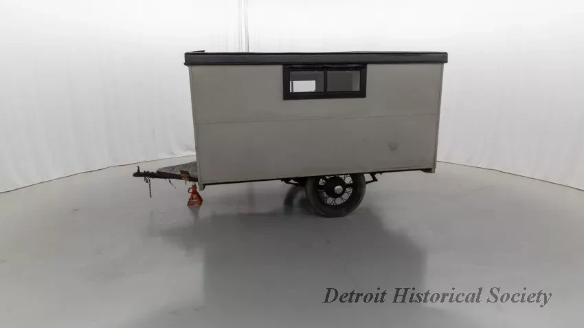 Trailer, Camping - 1929 Covered Wagon Trailer Co. camper