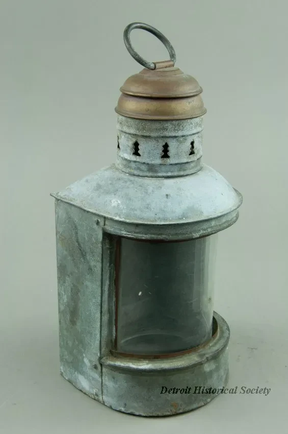 Lantern, Ship's