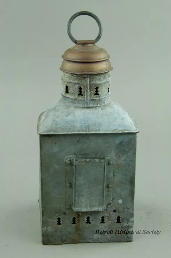 Lantern, Ship's