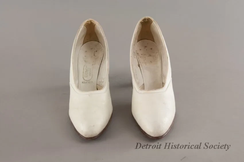 Shoe