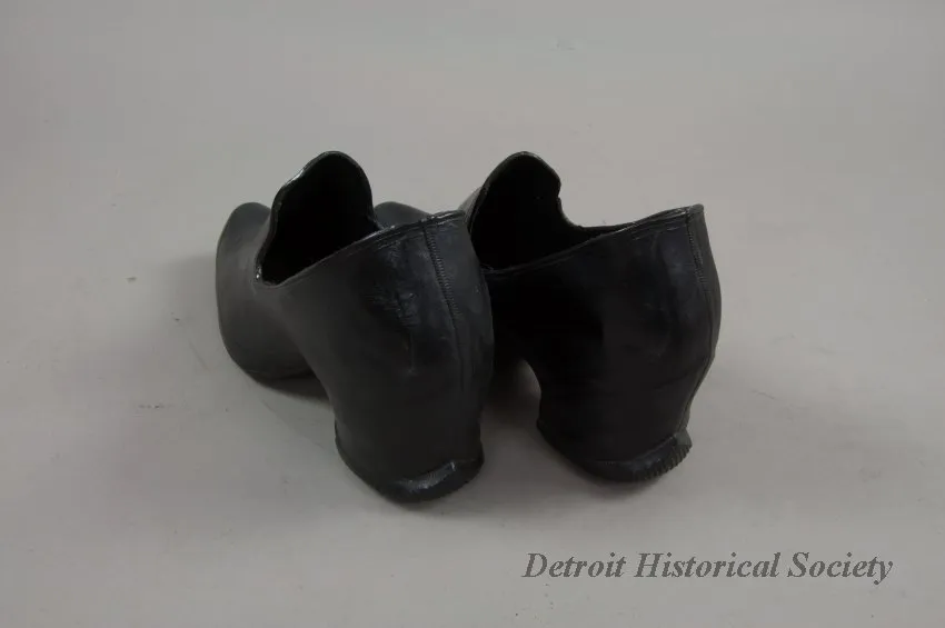 Shoe